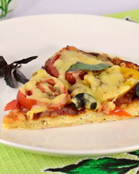 Пицца из лаваша с сыровяленой колбасой