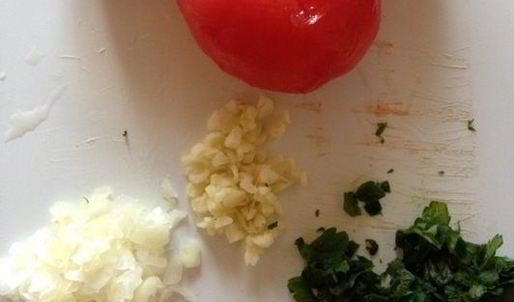 пицца по-чикагски в глубокой форме