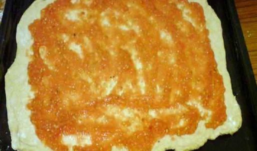 пицца с грибами и креветками