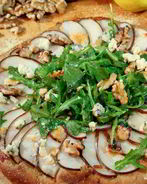 Пицца с грушей и сыром