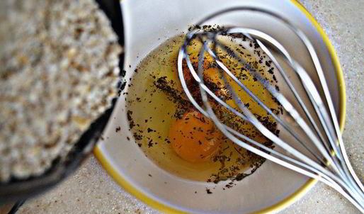 пицца с морепродуктами на основе из брокколи