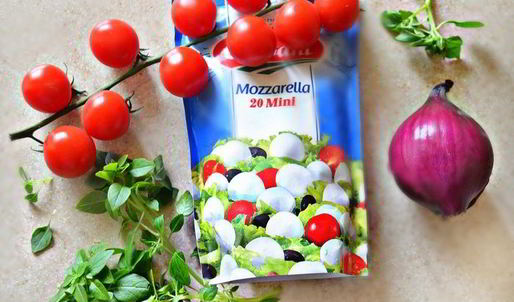 пицца с морепродуктами на основе из брокколи