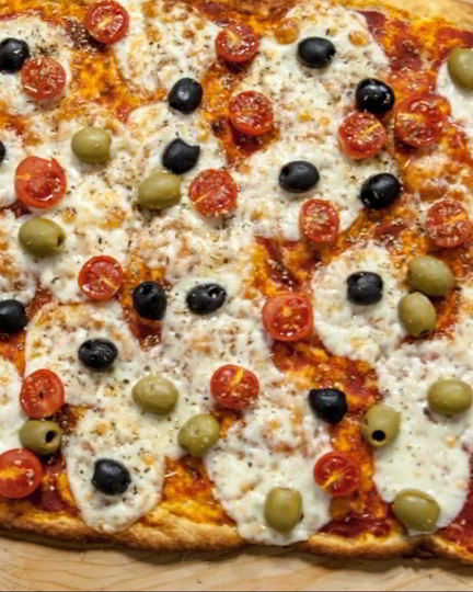 Рецепт пиццы с оливками и помидорами