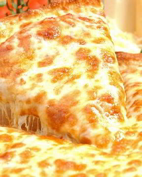Пицца с сыром по-домашнему
