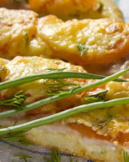 Рецепт пиццы с ветчиной и зеленым луком