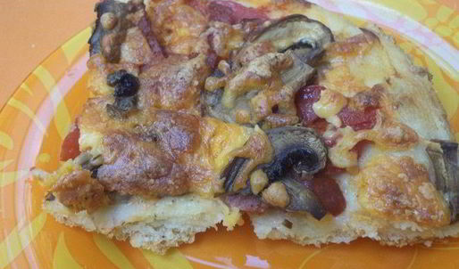 пицца с ветчиной, шампиньонами и сыром