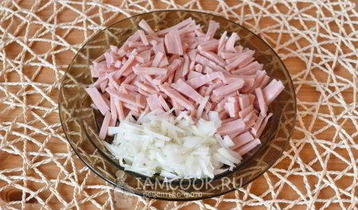 пицца-сердце с ветчиной и сыром