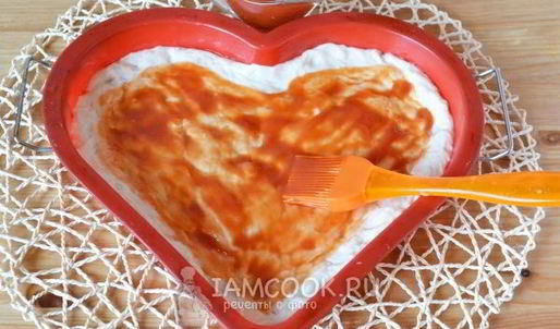 пицца-сердце с ветчиной и сыром