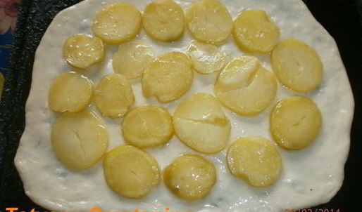 постная пицца с картофелем и грибами