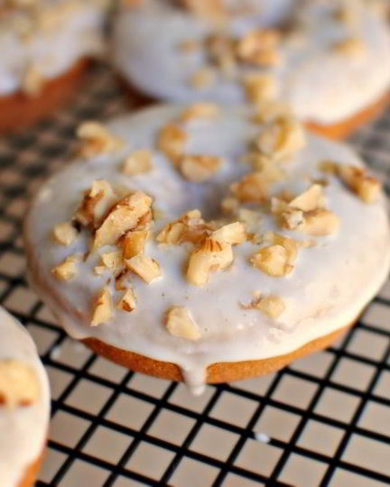 Рецепт банановых пончиков с грецкими орехами