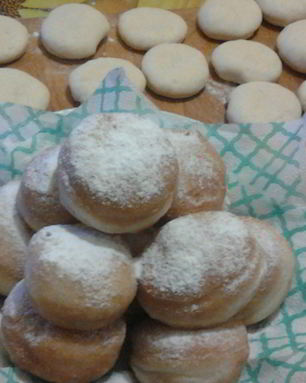 Пончики из сдобного теста