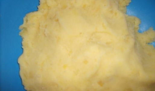 пончики картофельные со смородиновым соусом