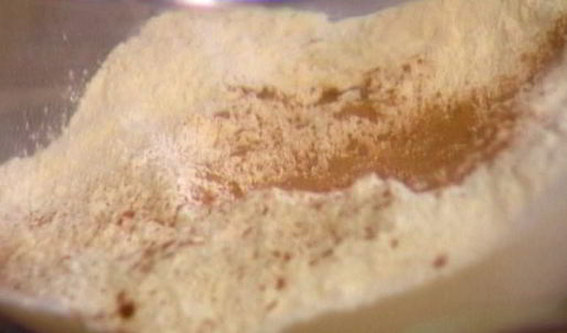 пончики на кефире с корицей и мускатным орехом