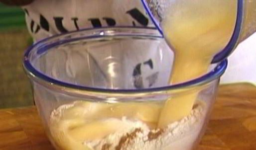 пончики на кефире с корицей и мускатным орехом