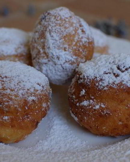 Рецепт творожных пончиков с изюмом