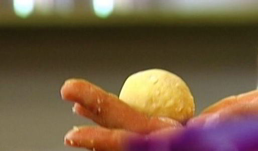 творожные пончики с изюмом