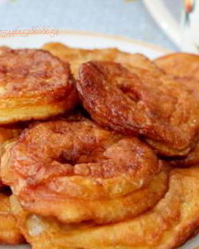 Яблочные пончики