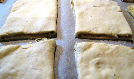 постные слойки с орехом и маком