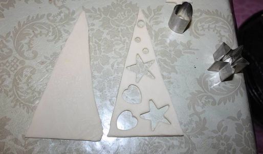 праздничные слойки с джемом