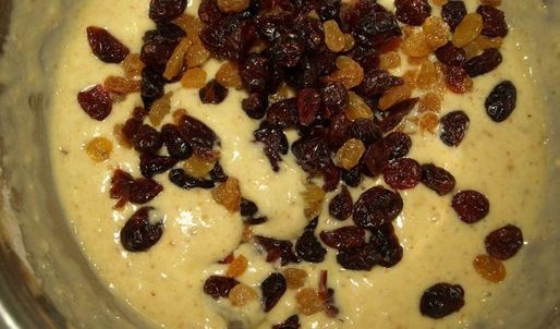 имбирная коврижка с изюмом и вяленой клюквой