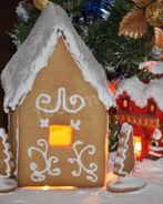 Новогодний пряничный домик с глазурью