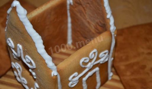 новогодний пряничный домик с глазурью