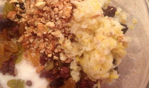 постная коврижка с миндалем, изюмом и черносливом