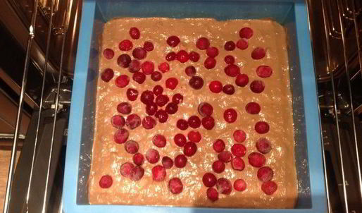 постная шоколадная коврижка с клюквой