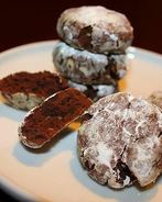 Шоколадные пряники с трещинками