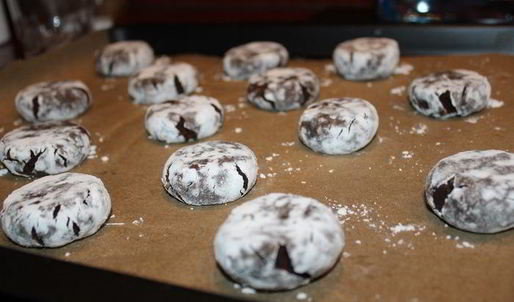 шоколадные пряники с трещинками