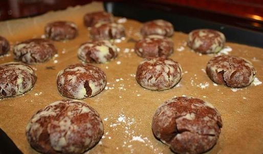 шоколадные пряники с трещинками