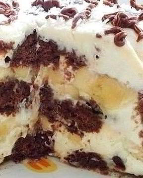 Сметанник с бананами из пряников без запекания