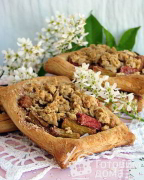 Ревенные слойки с овсяной крошкой