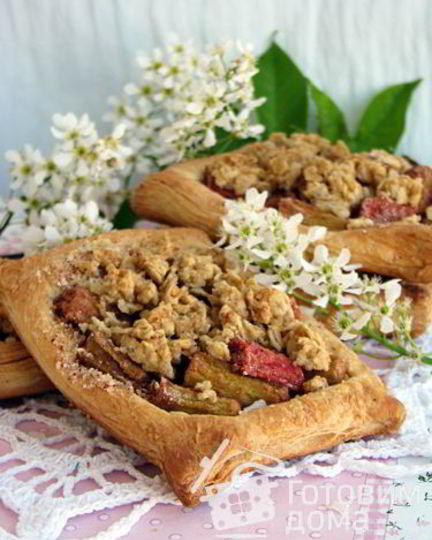 Рецепт ревенных слоек с овсяной крошкой