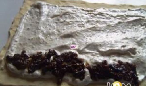 рулетик с черносливом