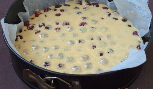 малиновая шарлотка