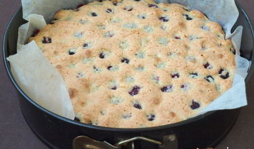 малиновая шарлотка