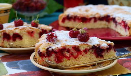 малиновая шарлотка