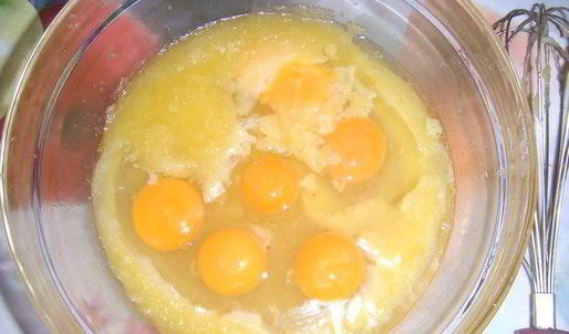 очень вкусная шарлотка