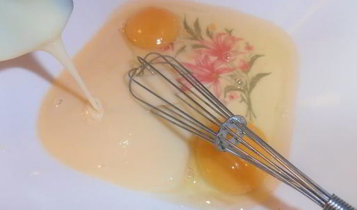 ореховая шарлотка на сгущенке