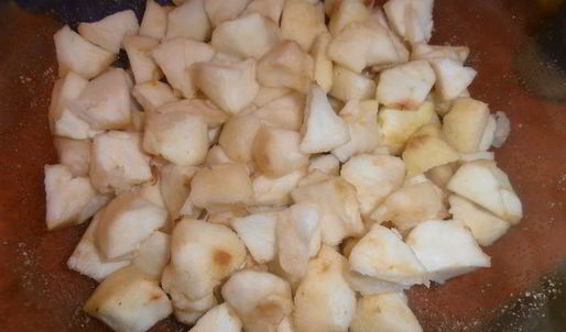 ореховая шарлотка на сгущенке