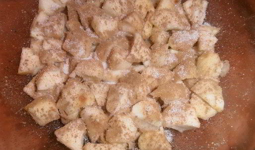 ореховая шарлотка на сгущенке