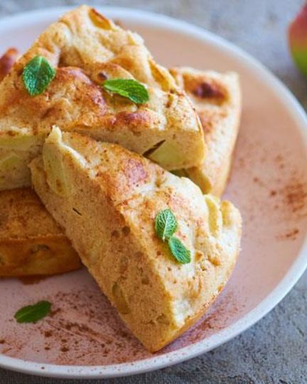 Рецепт простой яблочной шарлотки с пряностями