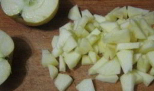 шарлотка из батона с яблоками