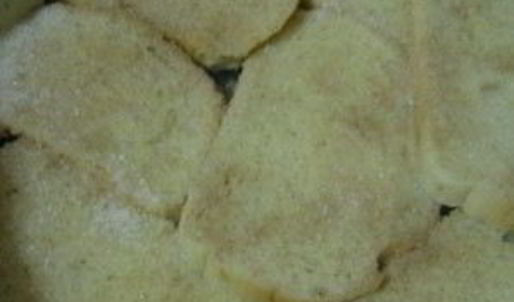 шарлотка из батона с яблоками