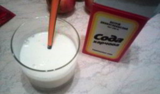 шарлотка на ряженке с яблоками