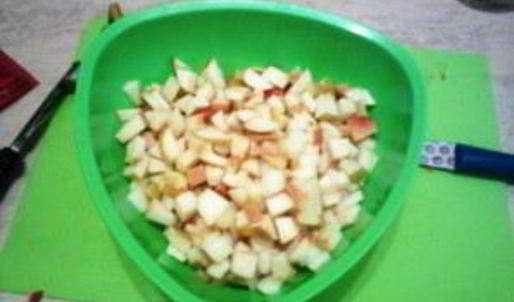 шарлотка на ряженке с яблоками