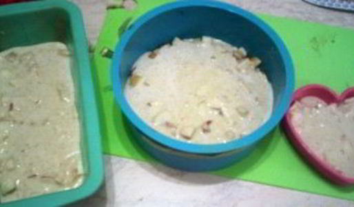 шарлотка на ряженке с яблоками