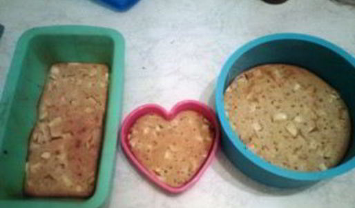 шарлотка на ряженке с яблоками