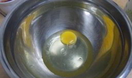 шарлотка с черникой и яблоками